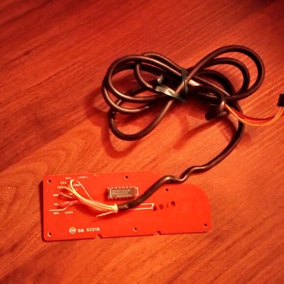 Nintendo Famicom Controller PCB Board {Cleaned} (Untested) - Picture 5 of 8